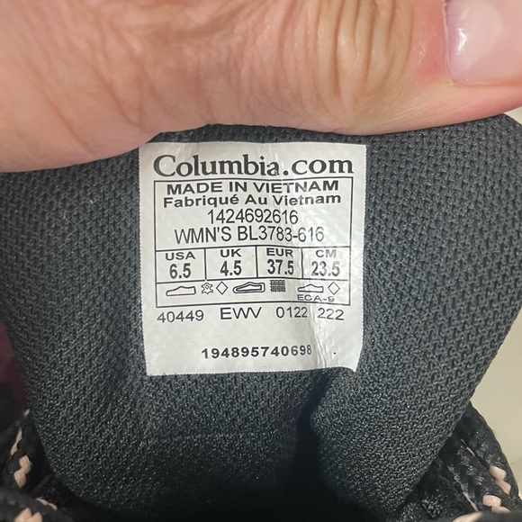 NWOB Columbia Women's Newton Ridge Plus in Marionberry Black Size 6.5 - Picture 10 of 11